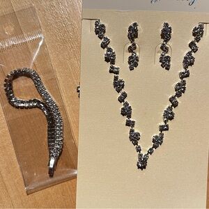 Fashion Jewelry Silver Crystal Necklace & Earring Set